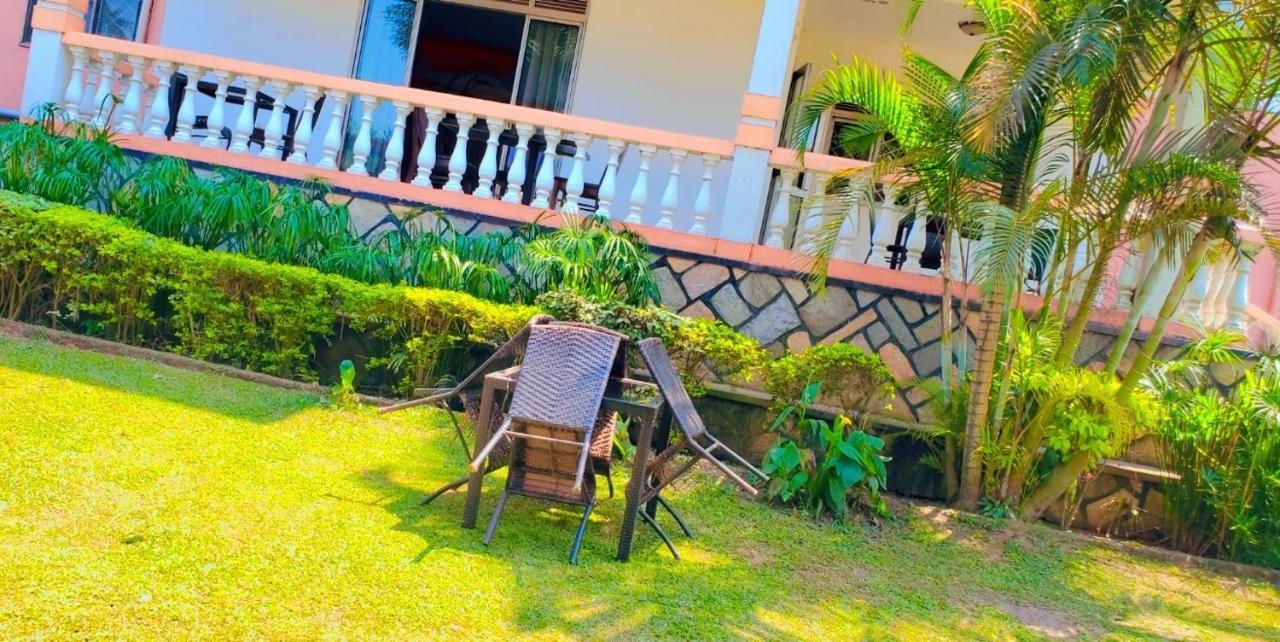La Feve Beach Bed And Breakfast Entebbe Eksteriør bilde