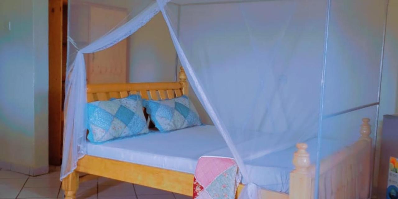 La Feve Beach Bed And Breakfast Entebbe Eksteriør bilde