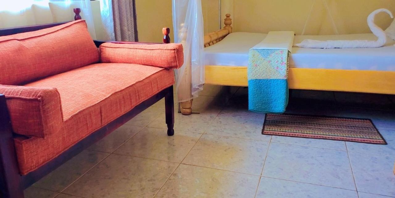 La Feve Beach Bed And Breakfast Entebbe Eksteriør bilde