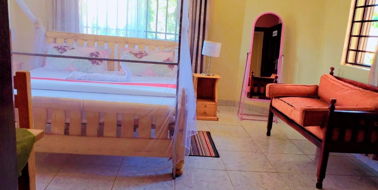 La Feve Beach Bed And Breakfast Entebbe Eksteriør bilde