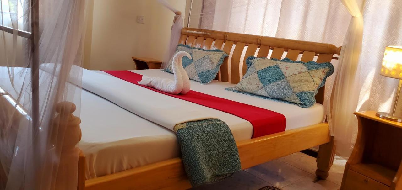 La Feve Beach Bed And Breakfast Entebbe Eksteriør bilde