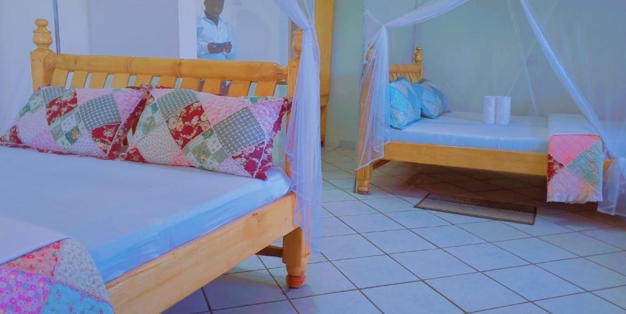 La Feve Beach Bed And Breakfast Entebbe Eksteriør bilde