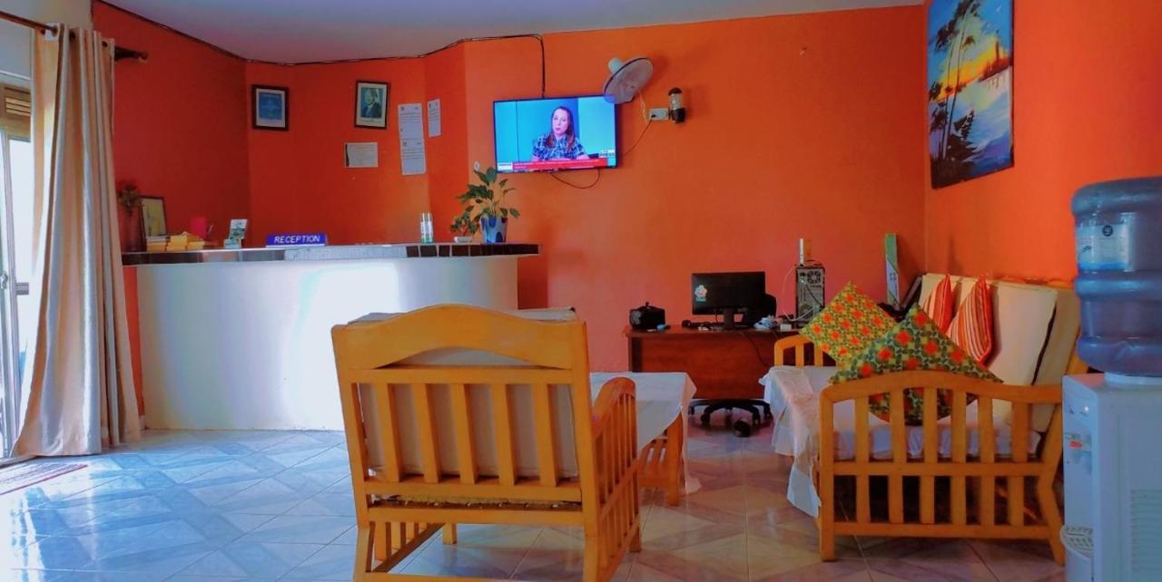 La Feve Beach Bed And Breakfast Entebbe Eksteriør bilde